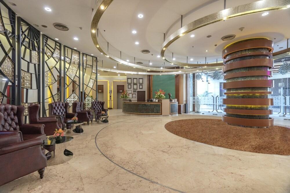 เรดิสัน โฮเต็ล คุรุคราม สุห์นาโร้ด ซิตี้เซ็นเตอร์ Hotel คูร์เคาน์ ภายนอก รูปภาพ