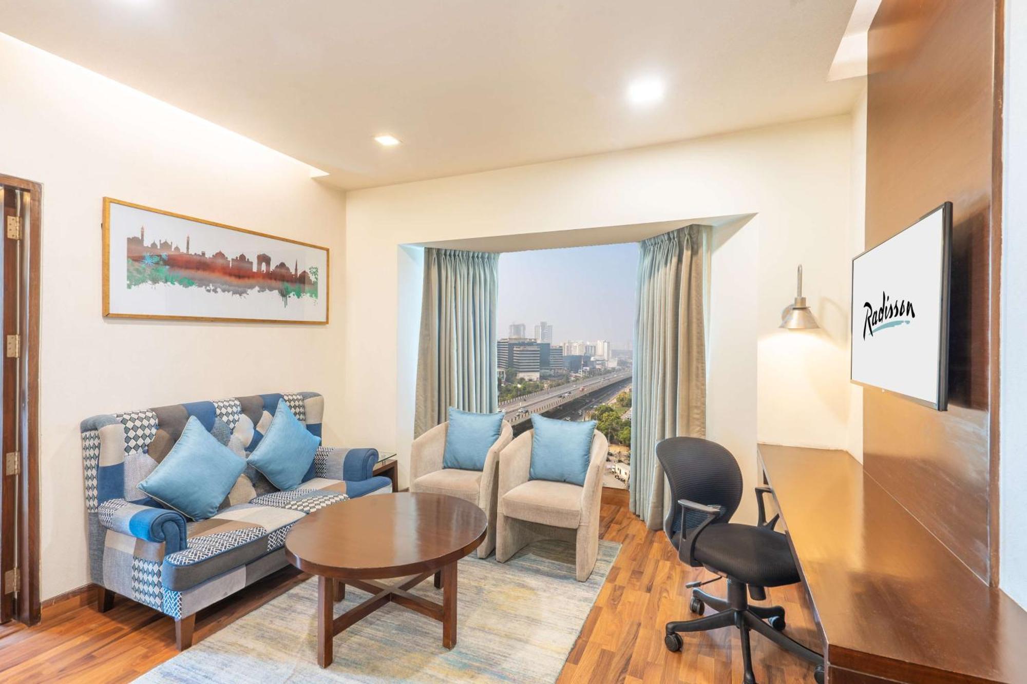 เรดิสัน โฮเต็ล คุรุคราม สุห์นาโร้ด ซิตี้เซ็นเตอร์ Hotel คูร์เคาน์ ภายนอก รูปภาพ