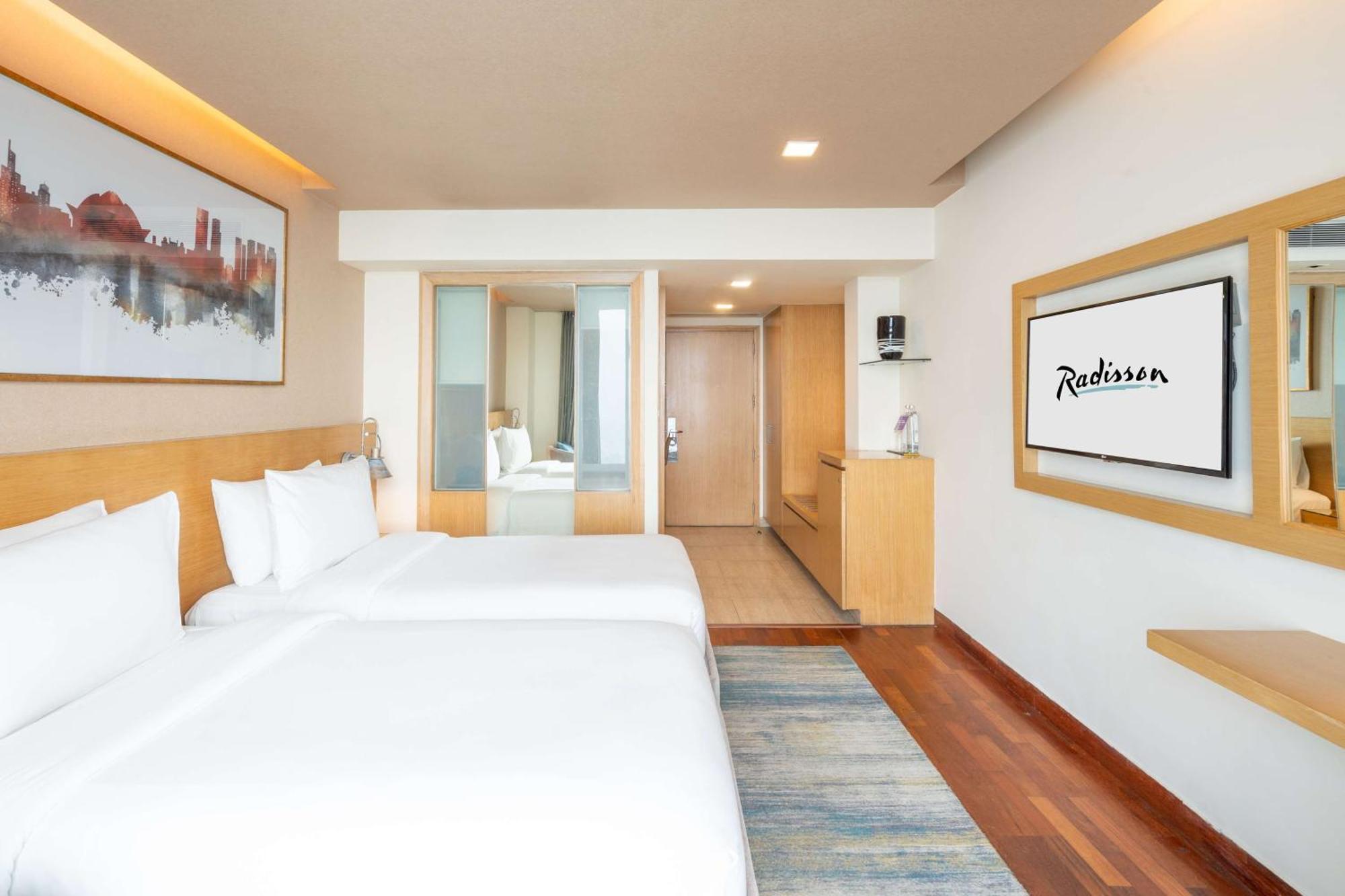 เรดิสัน โฮเต็ล คุรุคราม สุห์นาโร้ด ซิตี้เซ็นเตอร์ Hotel คูร์เคาน์ ภายนอก รูปภาพ