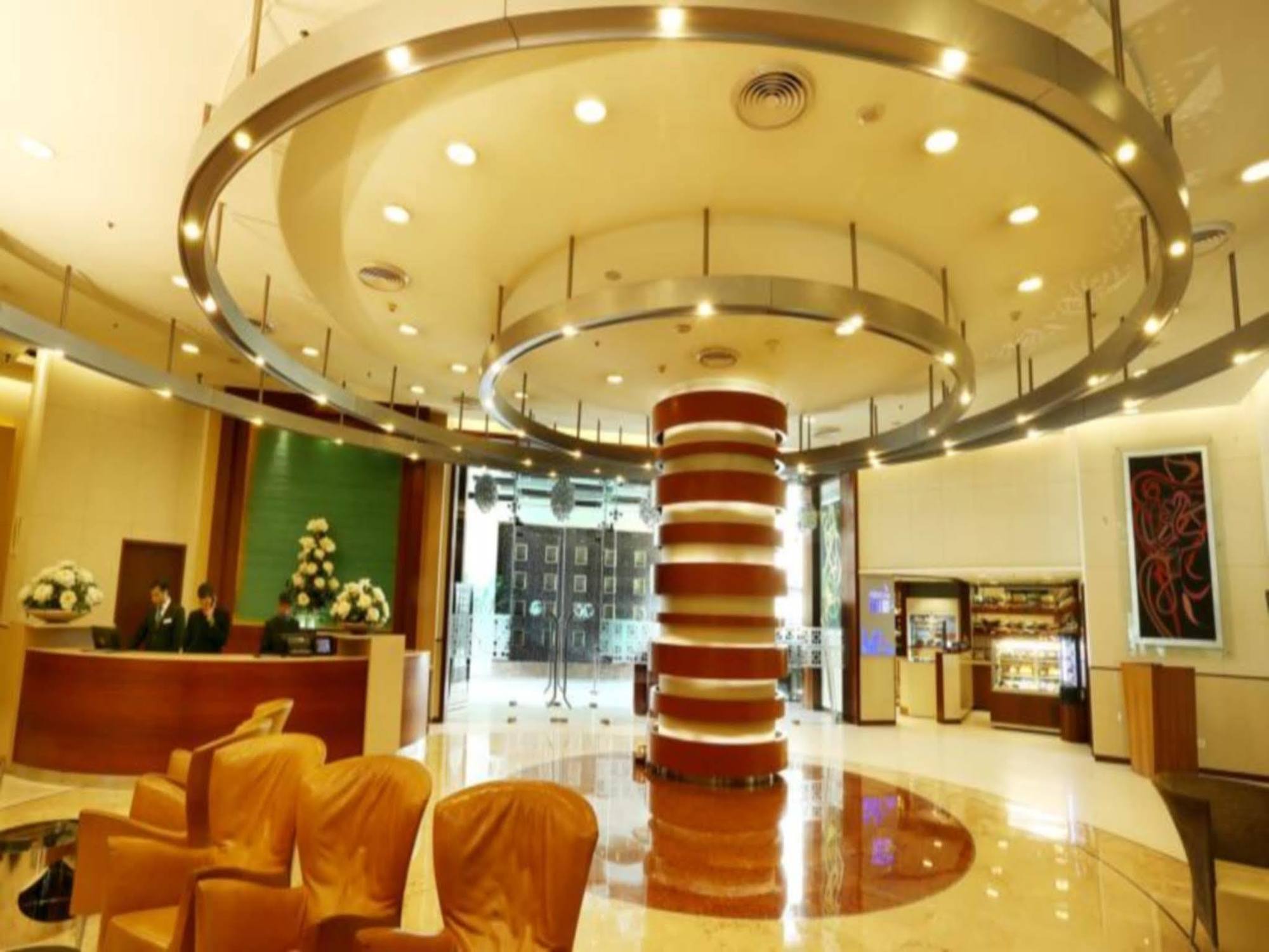 เรดิสัน โฮเต็ล คุรุคราม สุห์นาโร้ด ซิตี้เซ็นเตอร์ Hotel คูร์เคาน์ ภายนอก รูปภาพ